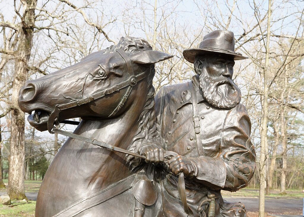 An equestrian statue of an American Civil War general wheeling his horse.