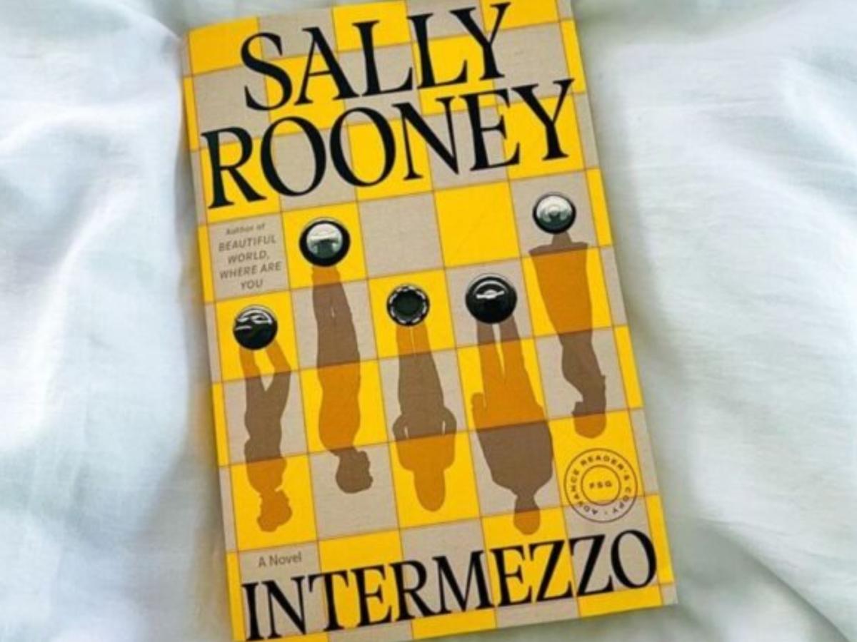 A yellow book cover reading: Sally Rooney, Intermezzo.